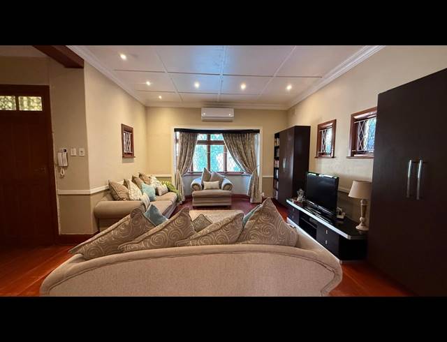 3 BEDROOM HOUSE FOR SALE IN GLENWOOD